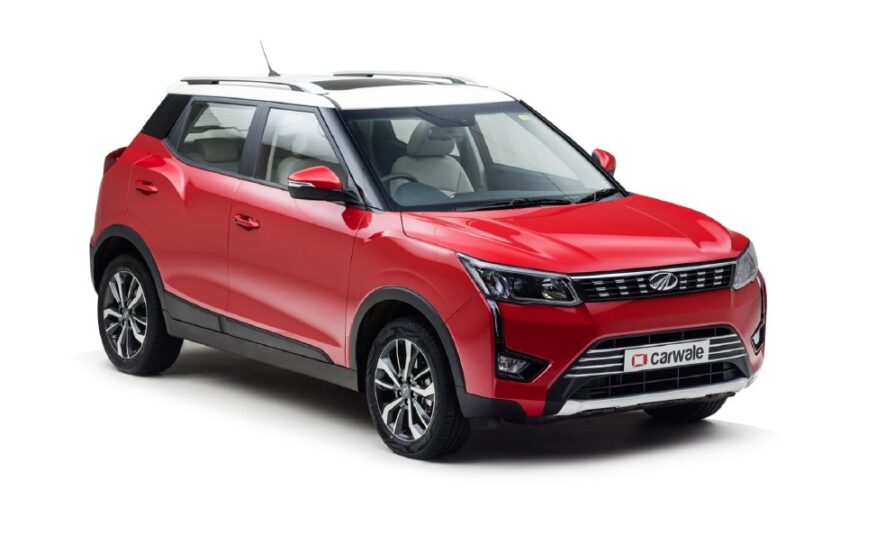 Mahindra XUV300 1.2 W8 (O) AMT Dual Tone